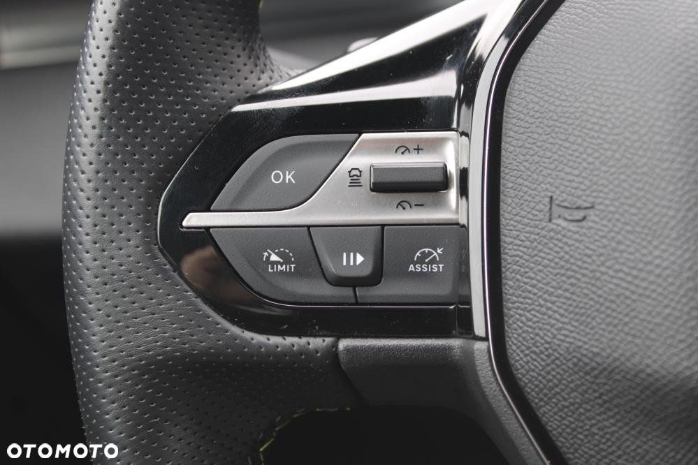 Peugeot 408 - 28