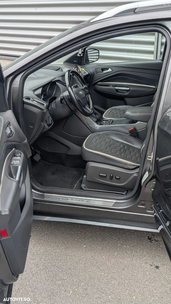 Ford Kuga 2.0 TDCi 4x4 Aut. Vignale - 24