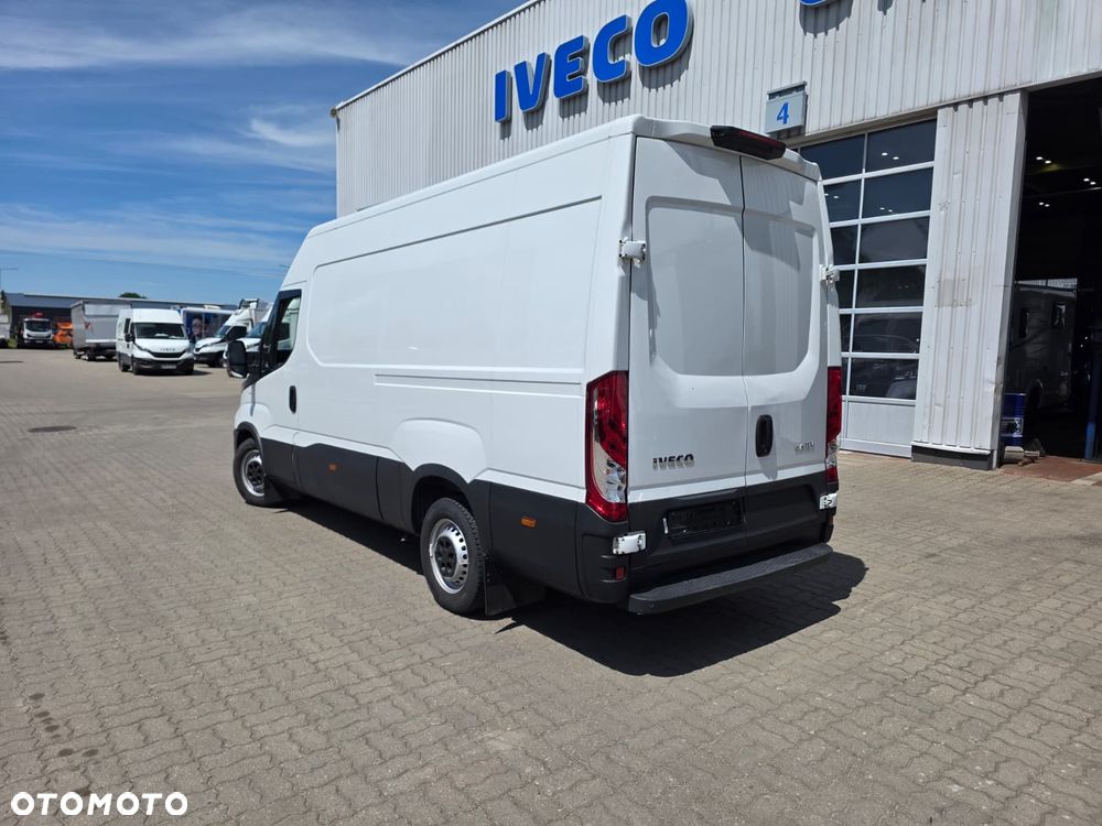 Iveco 35S16V L3H2 Średniak Furgon Blaszak - 4