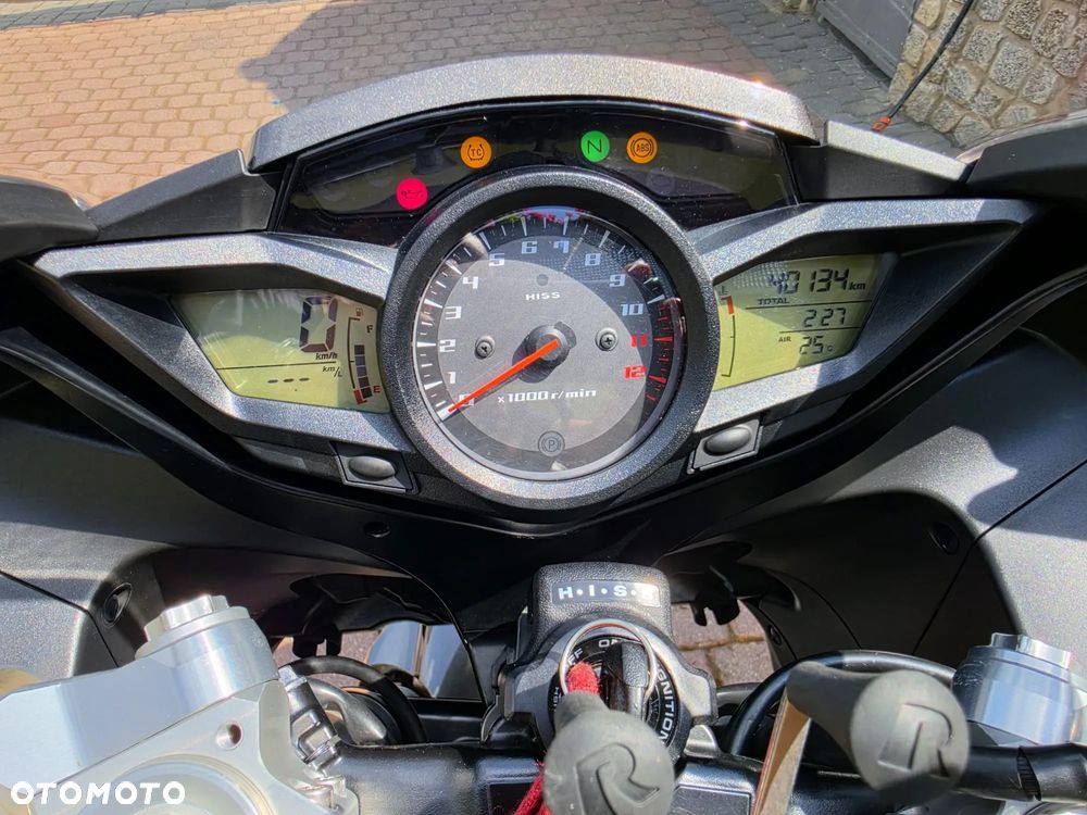 Honda VFR - 29