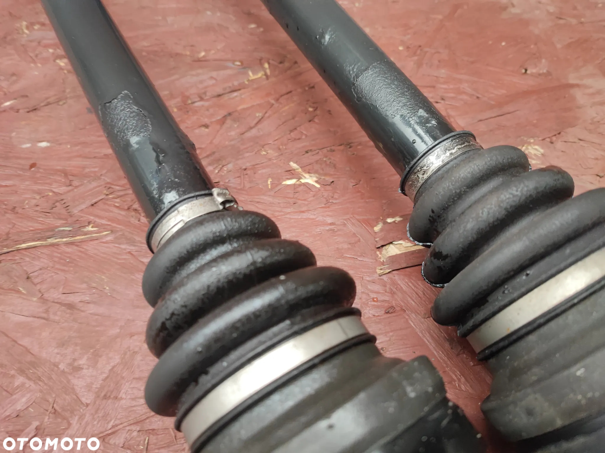 BMW E87 / E90 / E91 ORYGINALNA PÓŁOŚ LEWA / PRAWA DUŻA GŁOWA DO SILNIKÓW GAMY N52B25 / N52B30 O NR. 33 21 7 553 564 / 33 20 7 561 795 OEM W BARDZO DOBRYM STANIE - 9