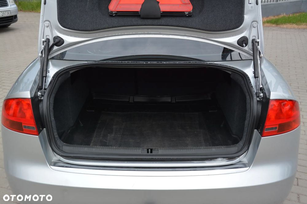 Audi A4 Limousine 2.0T FSI - 14