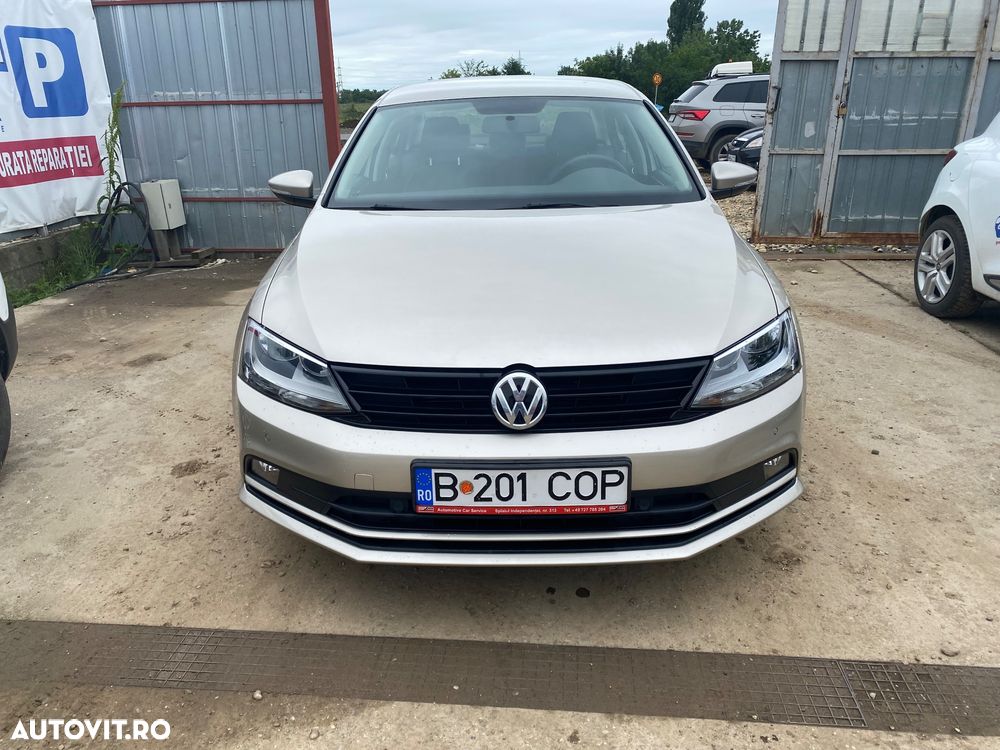 Volkswagen Jetta - 1
