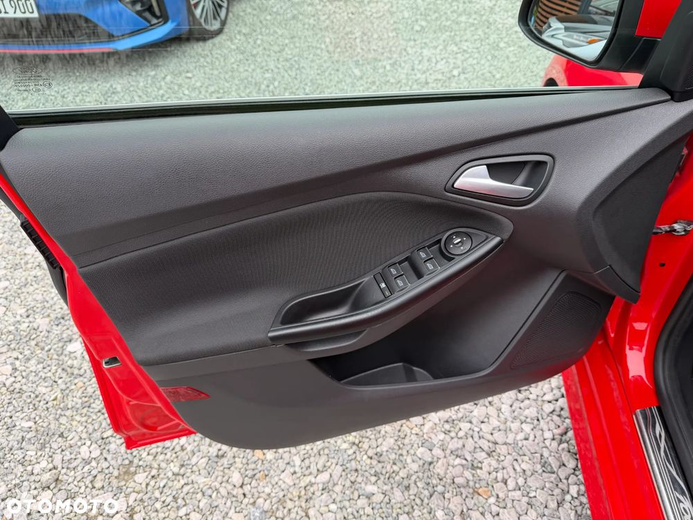 Ford Focus 1.6 EcoBoost Trend Sport - 30