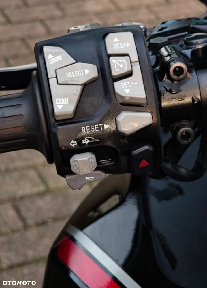 Kawasaki Ninja 1000 SX - 5