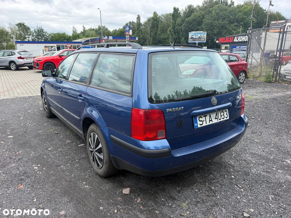 Volkswagen Passat 1.8 Comfortline - 3
