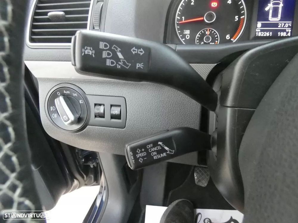 VW Touran 2.0 TDI DPF BlueMotion MATCH - 24