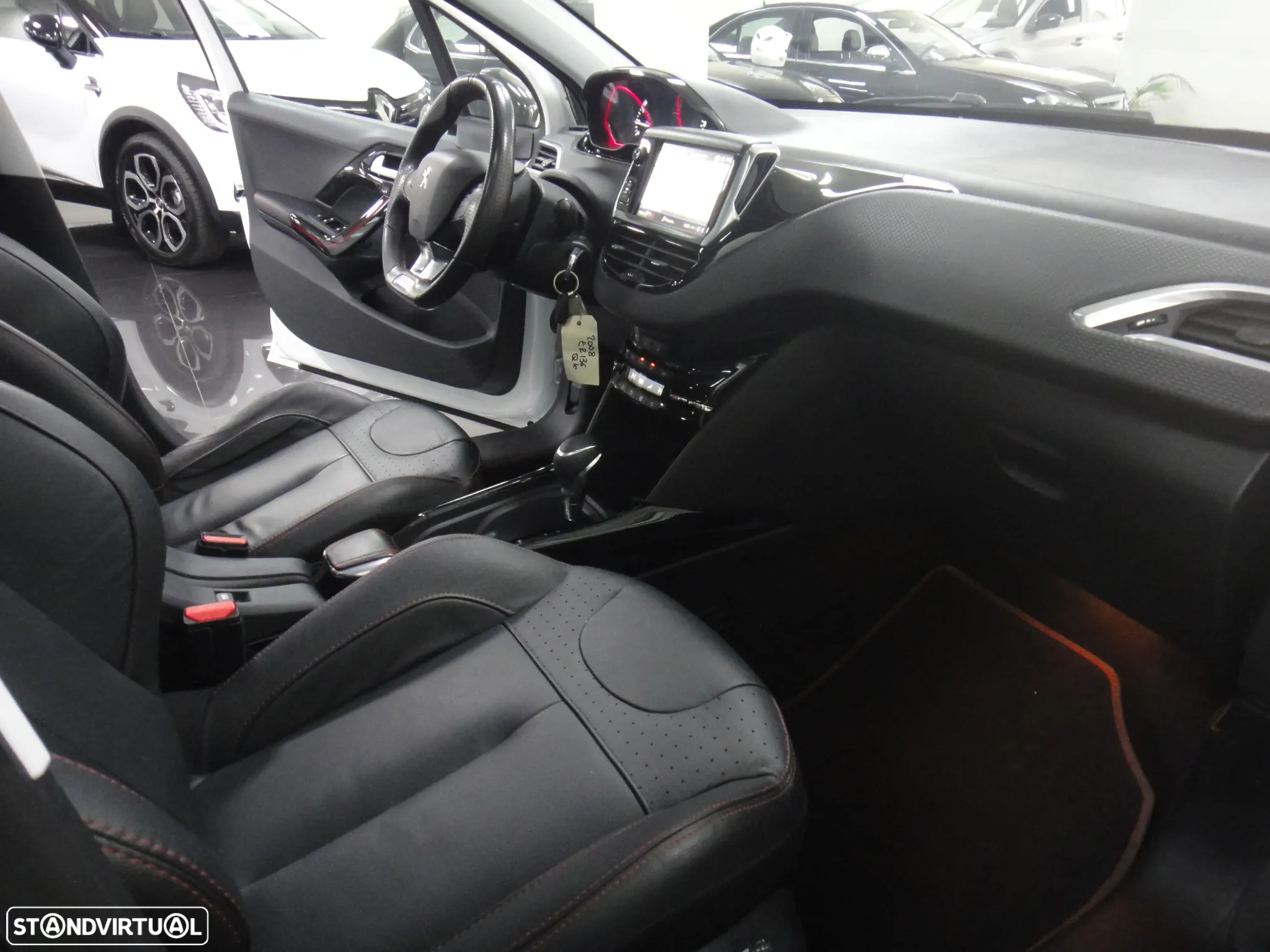 Peugeot 2008 1.2 PureTech GT Line EAT6 - 23