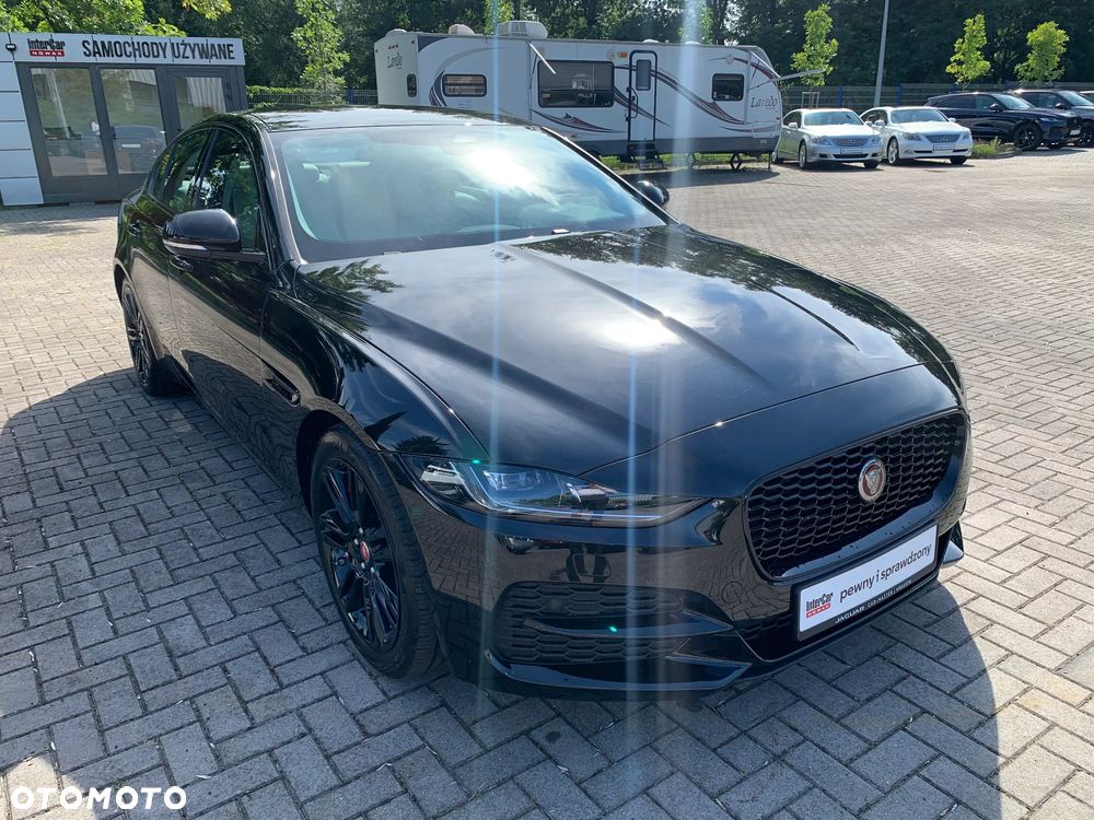 Jaguar XE 2.0 D200 mHEV R-Dynamic Black - 4