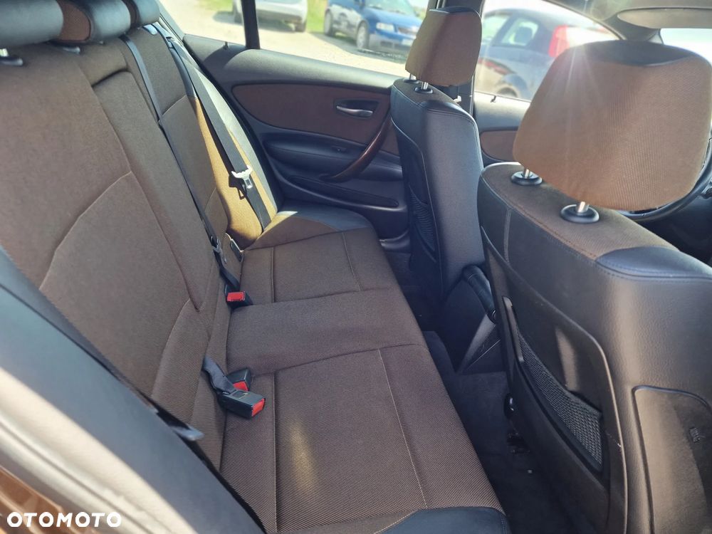 BMW Seria 1 120d - 23