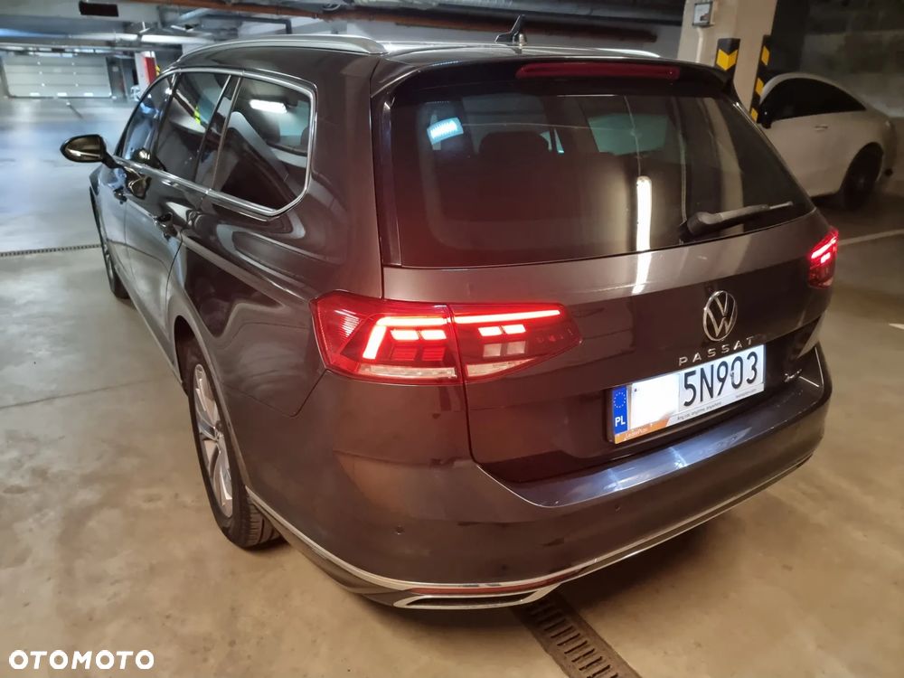 Volkswagen Passat Variant 2.0 TDI 4Mot Elegance DSG - 29