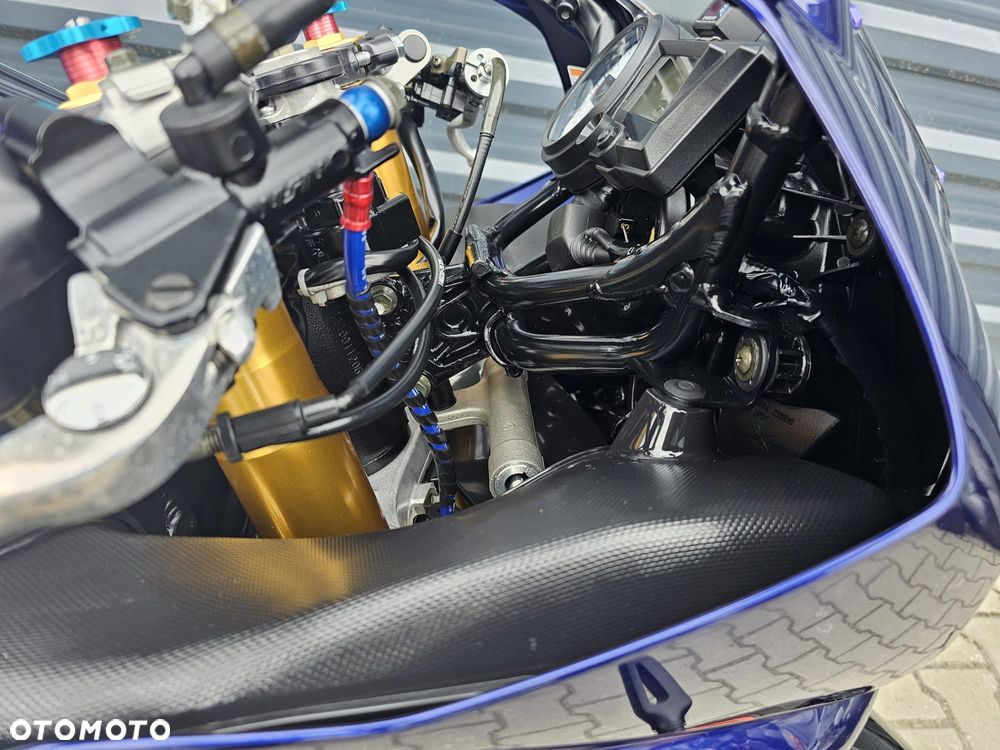 Suzuki GSX-R - 10