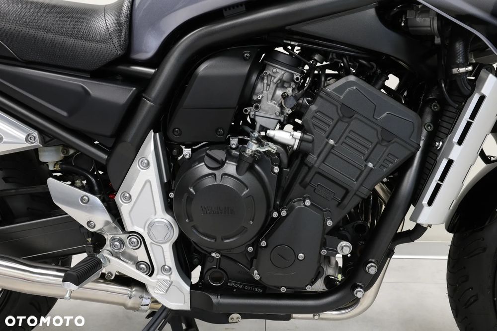 Yamaha FZS - 23