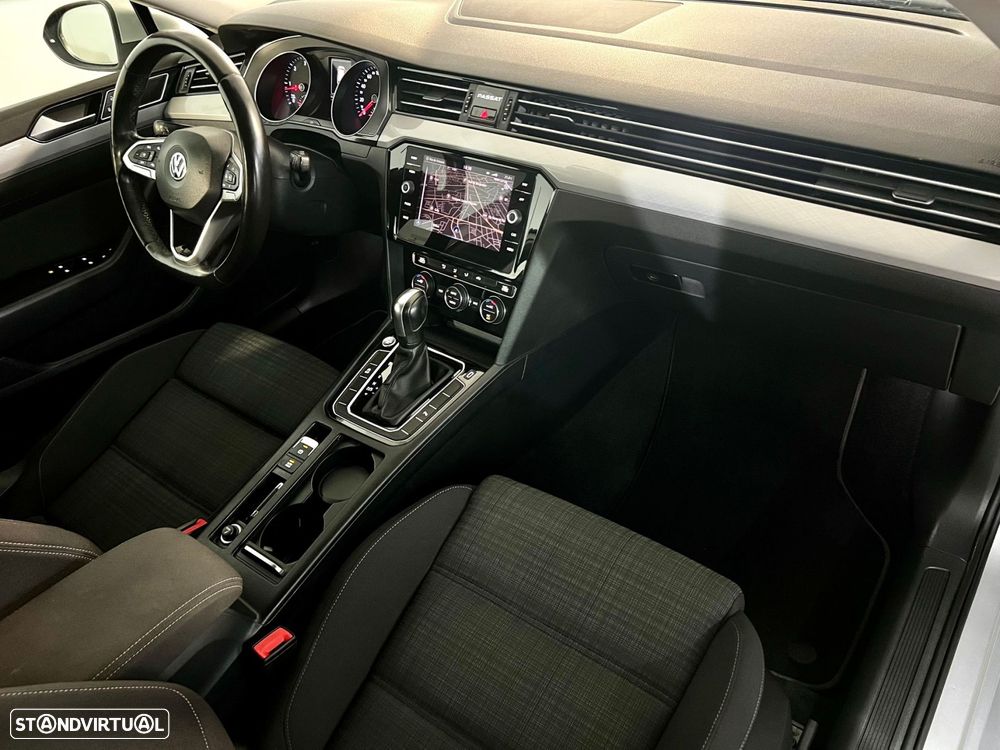 VW Passat Variant 1.6 TDI Confortline DSG - 14