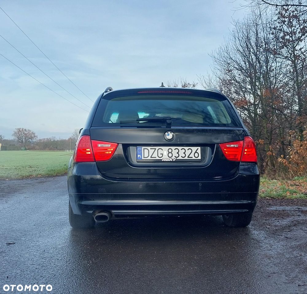 BMW Seria 3 320i - 3