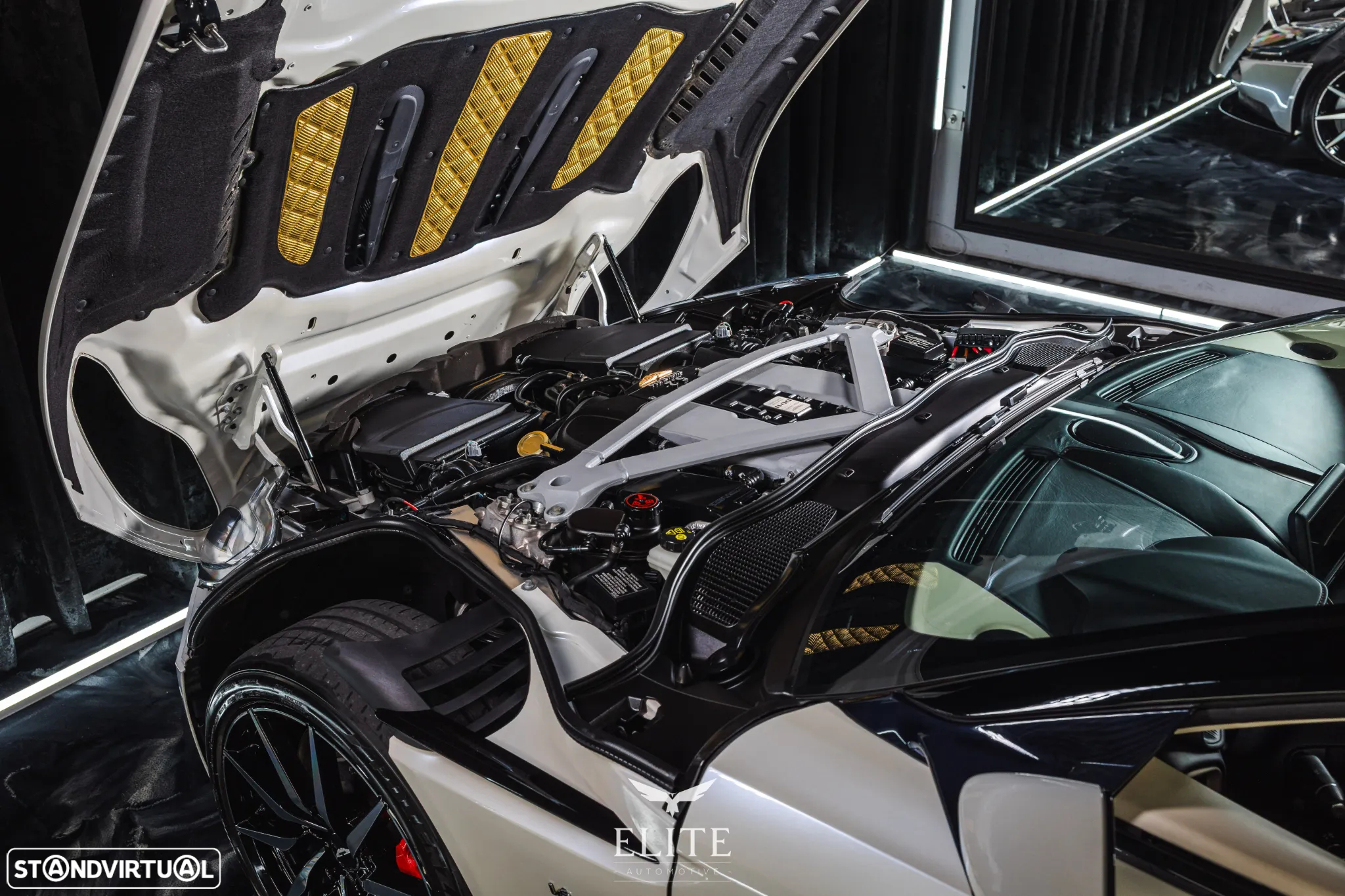 Aston Martin DB11 Coupé V12 Launch Edition - 20