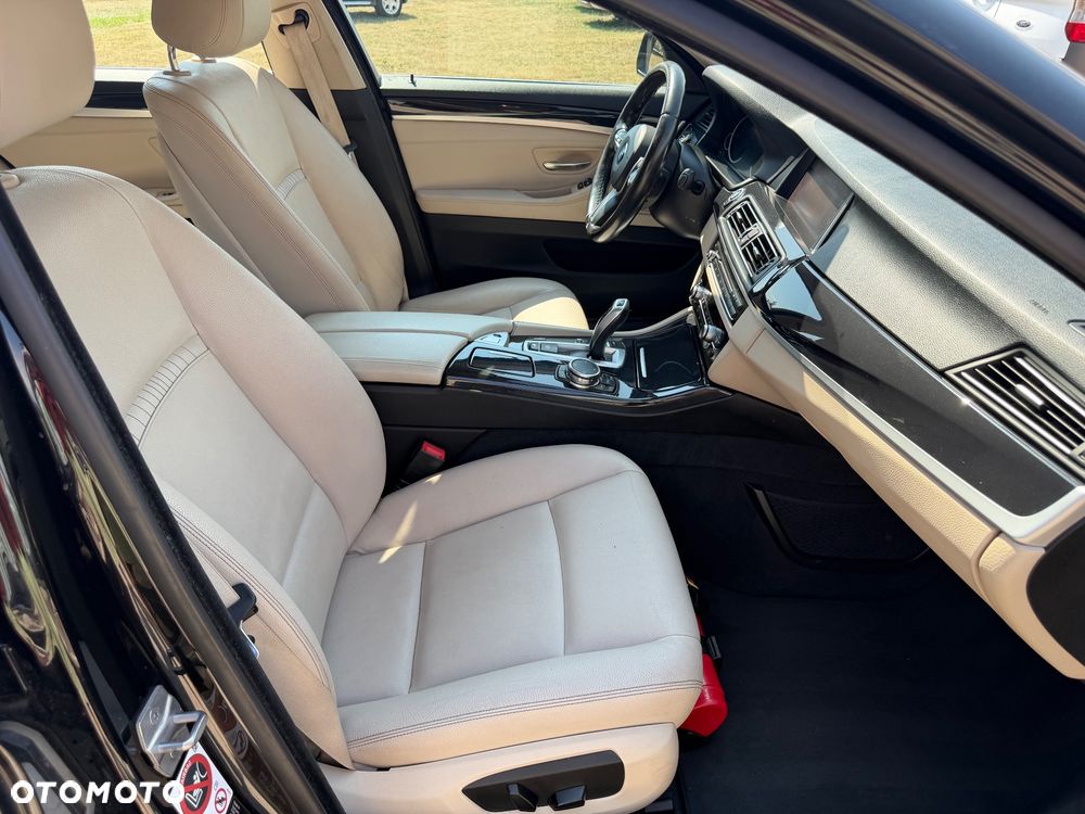 BMW Seria 5 518d Sport Line - 34
