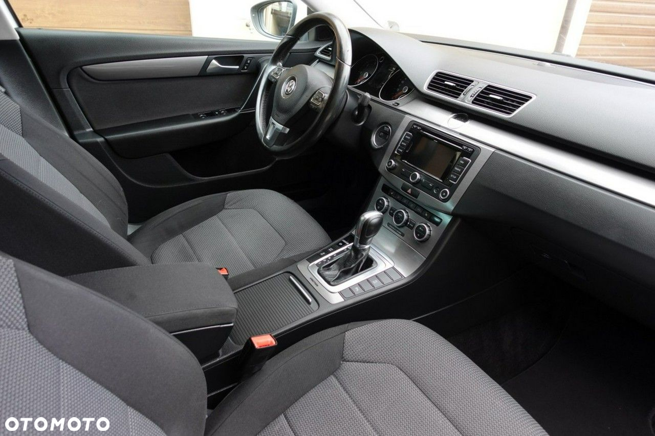 Volkswagen Passat - 13