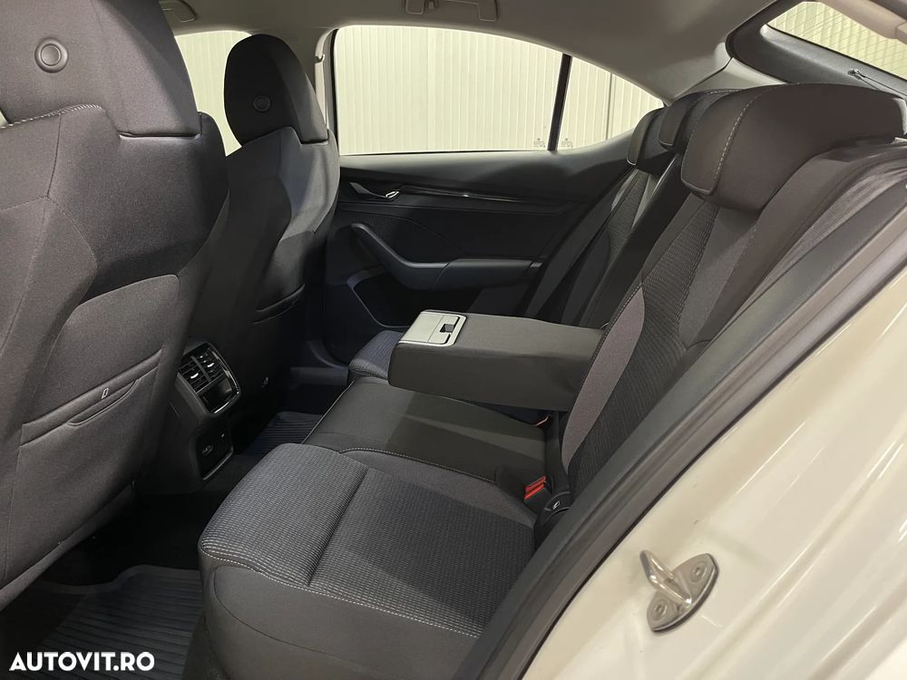 Skoda Octavia 1.5 TSI Ambition - 11