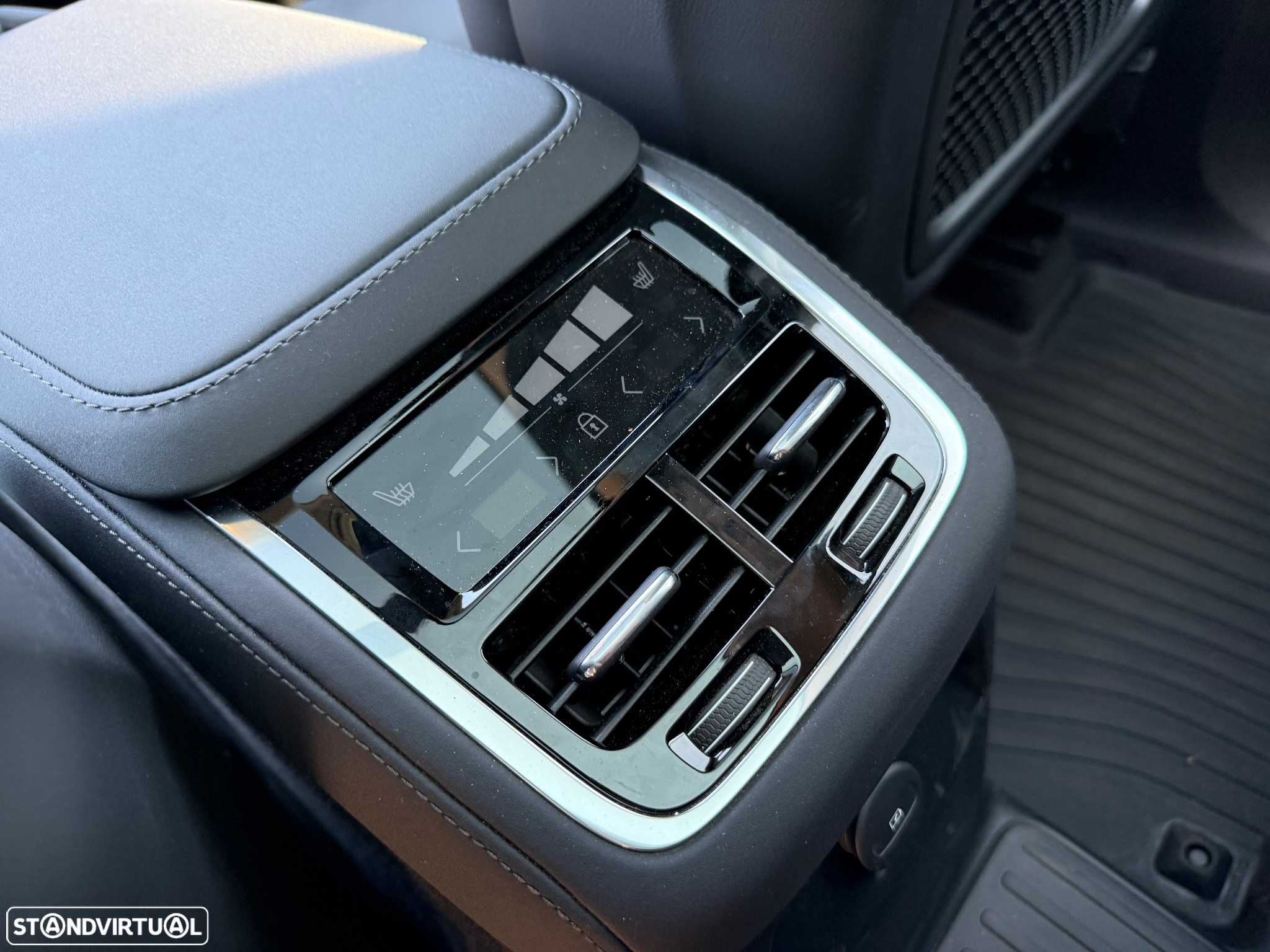 Volvo XC 90 2.0 T8 PHEV Ultra Dark AWD - 30