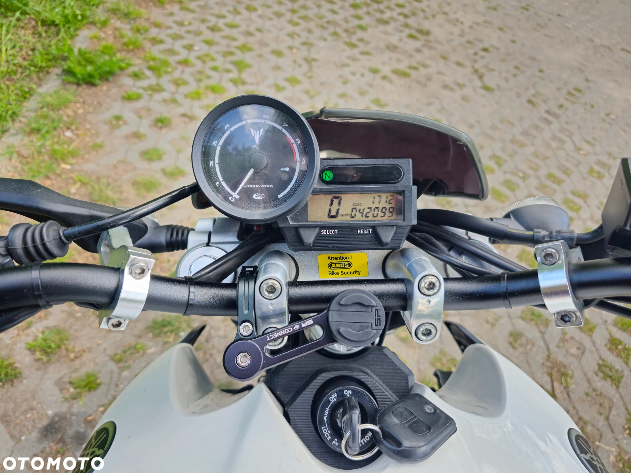 Yamaha MT - 8