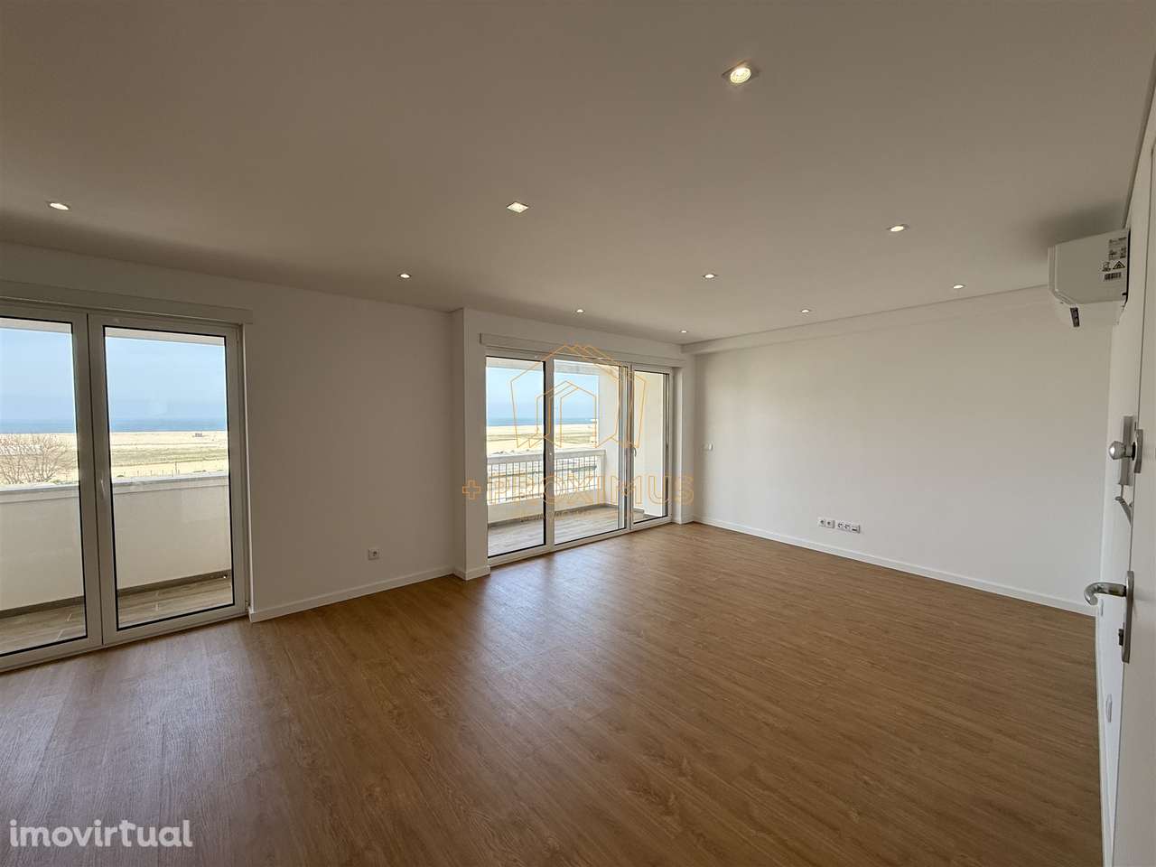 Apartamento T3 Novo / Junto do Casino com Vistas Fabulosas Sobre a Pra - Grande imagem: 2/23