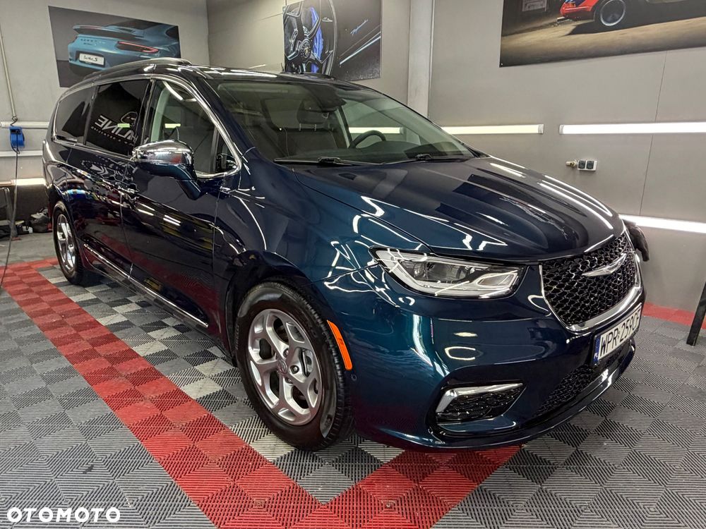 Chrysler Pacifica - 11