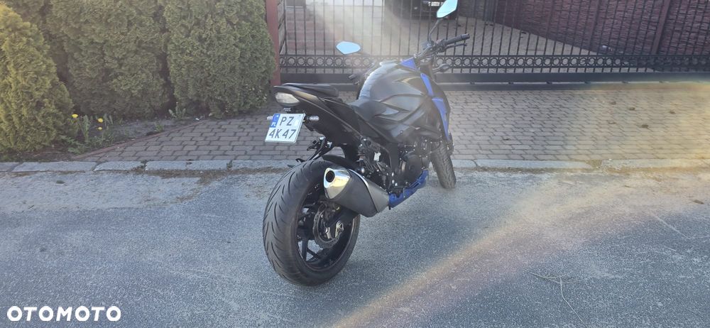 Suzuki GSX - 7