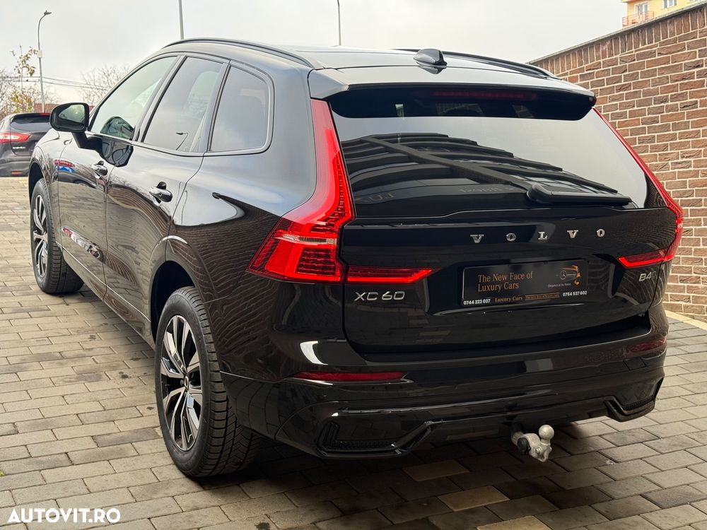Volvo XC 60 B4 MHEV AT AWD Ultimate Dark - 5