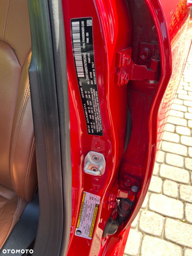 Alfa Romeo Giulia 2.0 Turbo 16V AT8-Q4 Ti - 7