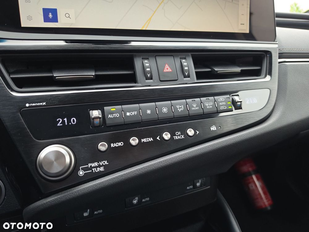 Lexus ES 300h Business Edition - 14