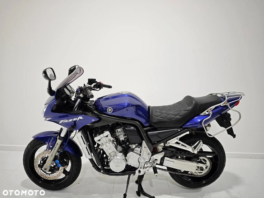 Yamaha FZS - 4