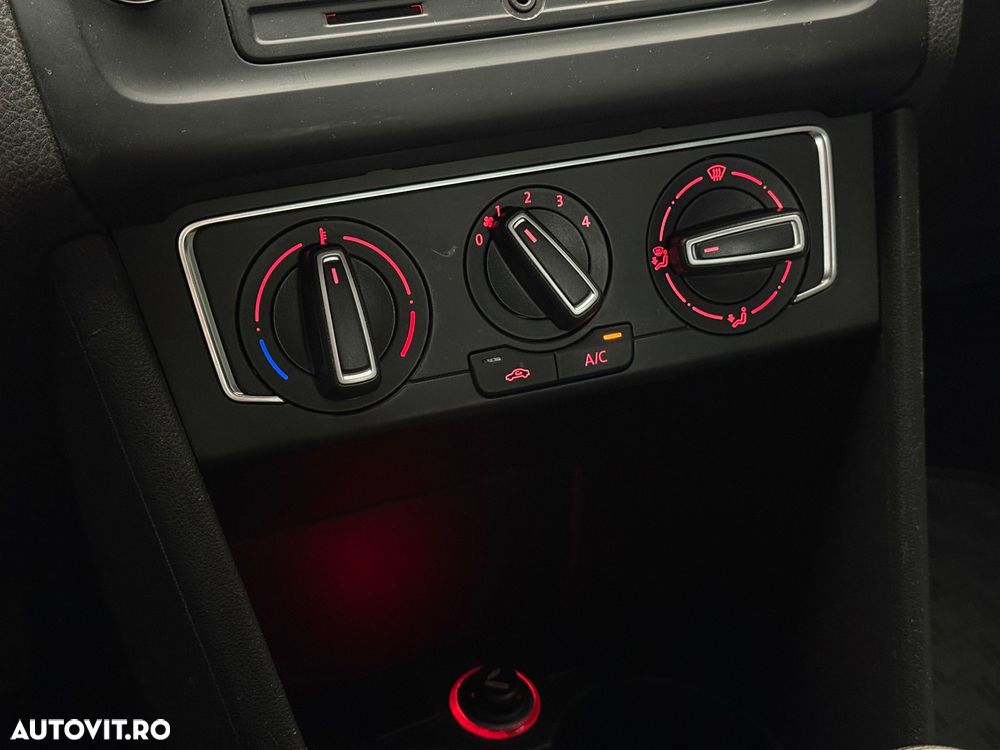 Volkswagen Polo - 11