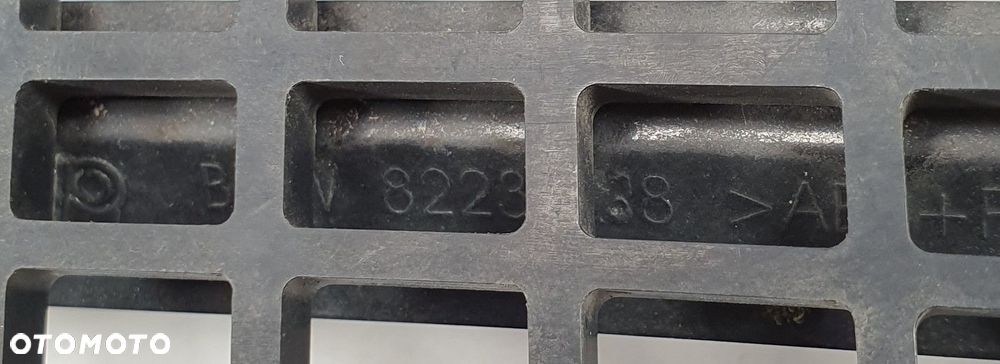 KRATKA WLOT ATRAPA MASKI BMW 7 E65 - 6