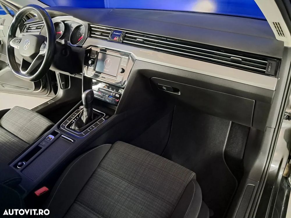 Volkswagen Passat - 16