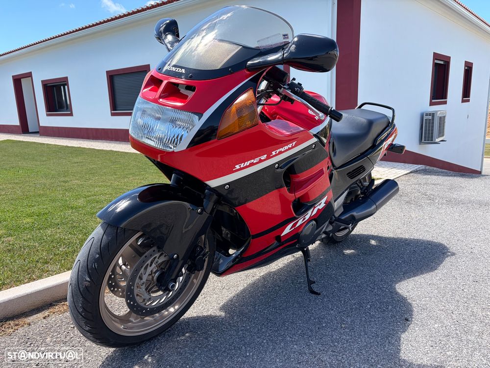 Honda CBR CBR1000F - 3