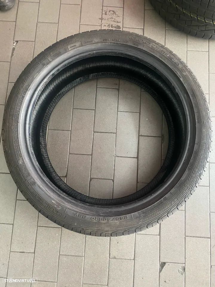 2 pneus 245/40/20 goodyear excellence * RFT com mais de 90% de piso - 3