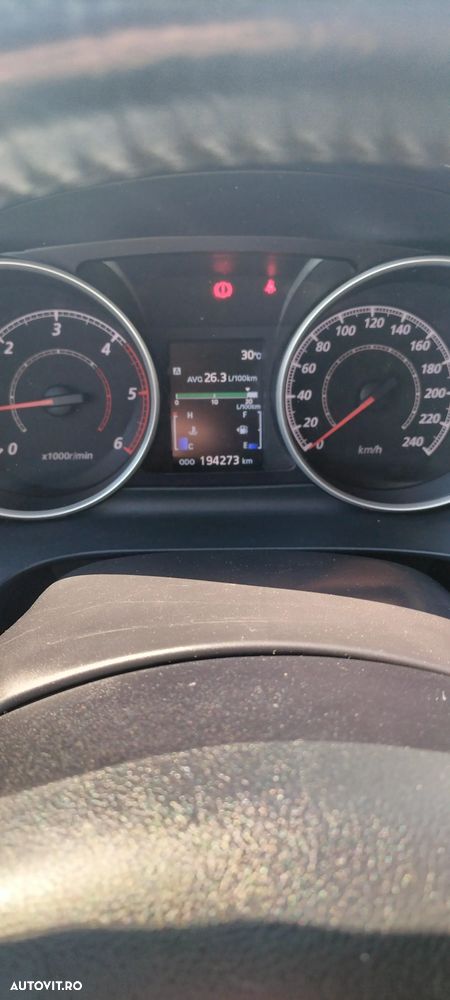 Mitsubishi Outlander - 2