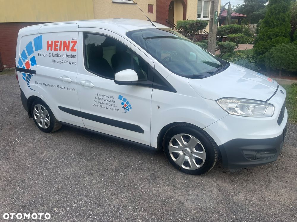 Ford Transit Courier - 12