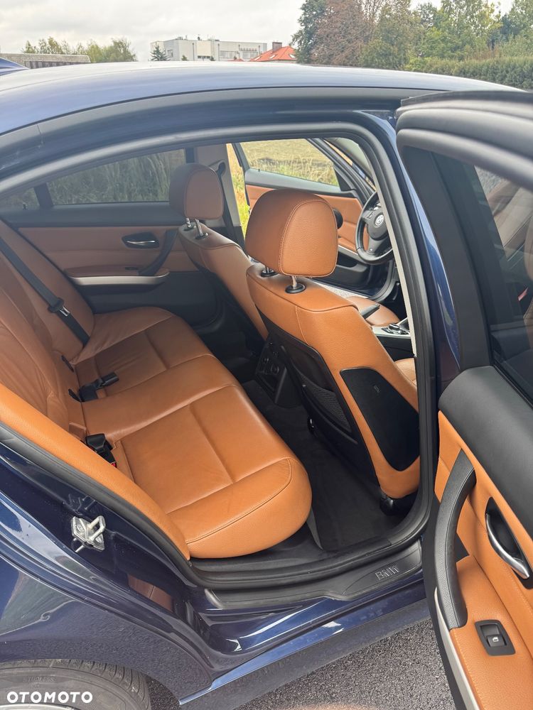 BMW Seria 3 320d Efficient Dynamics - 26
