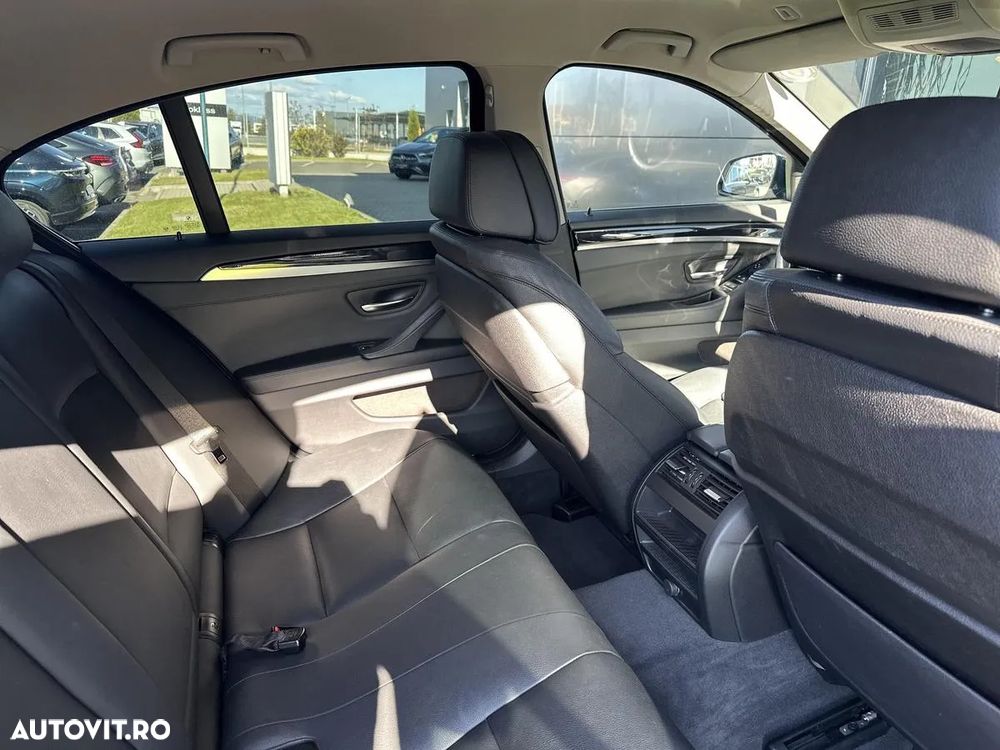 BMW Seria 5 520d AT - 14