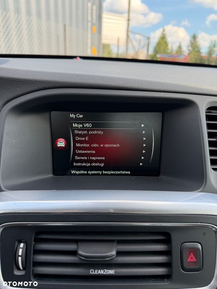 Volvo V60 D3 Drive-E Momentum - 16