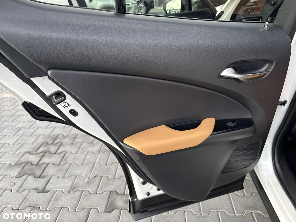 Lexus UX 250h GPF Business 2WD - 25