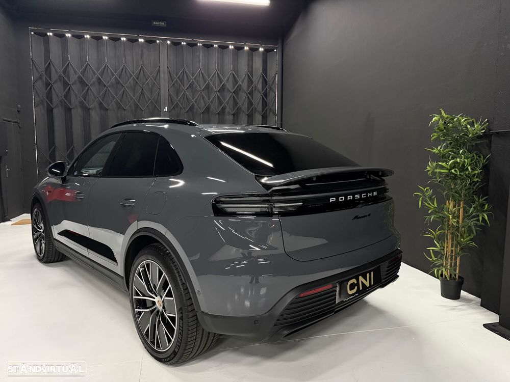 Porsche Macan Electric 4S - 2