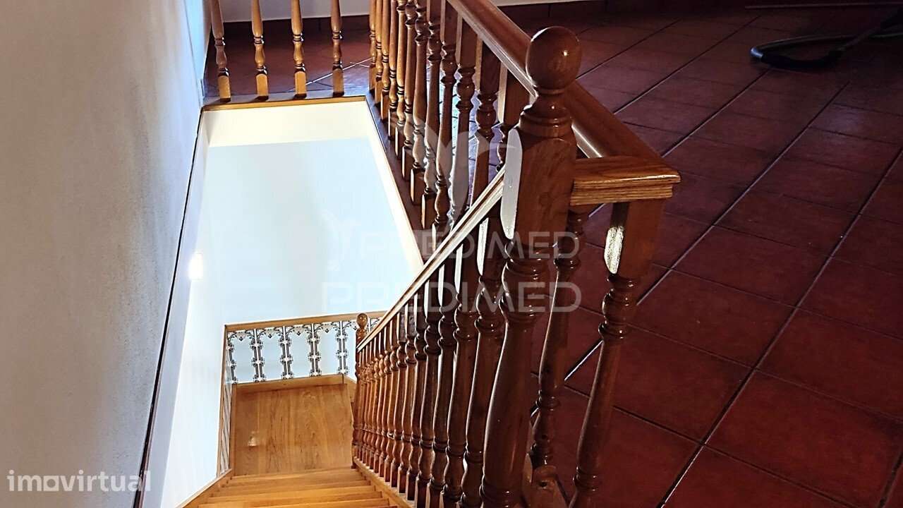 FREIRIA. TORRES VEDRAS – Moradia T3+2 remodelada com vista desafogada - Grande imagem: 5/37