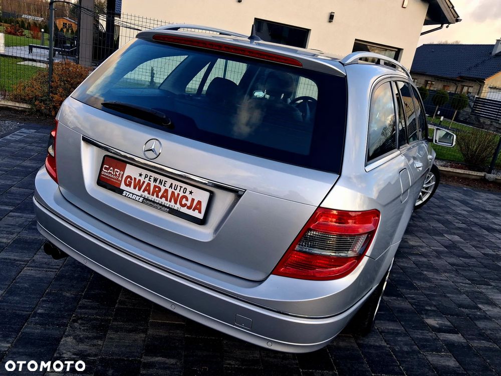 Mercedes-Benz Klasa C 180 CGI Automatik BlueEFFICIENCY Elegance - 16