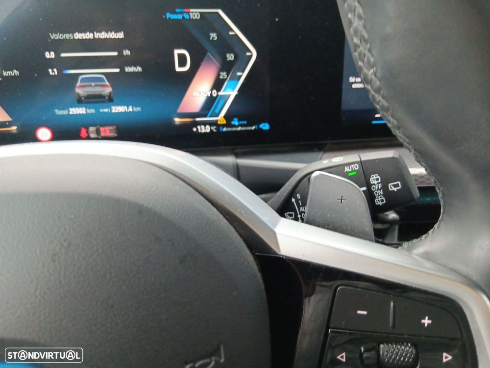 BMW 330 e Pack Desportivo M Auto - 22