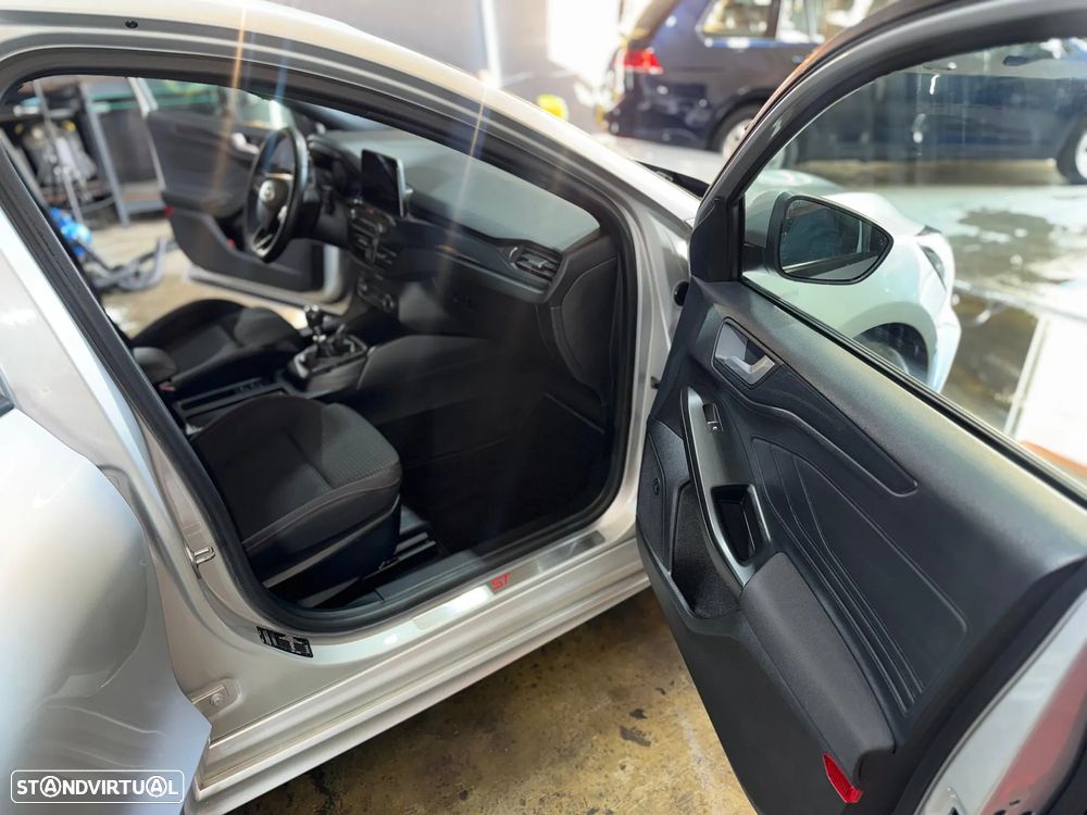 Ford Focus 1.0 EcoBoost ST-Line - 5