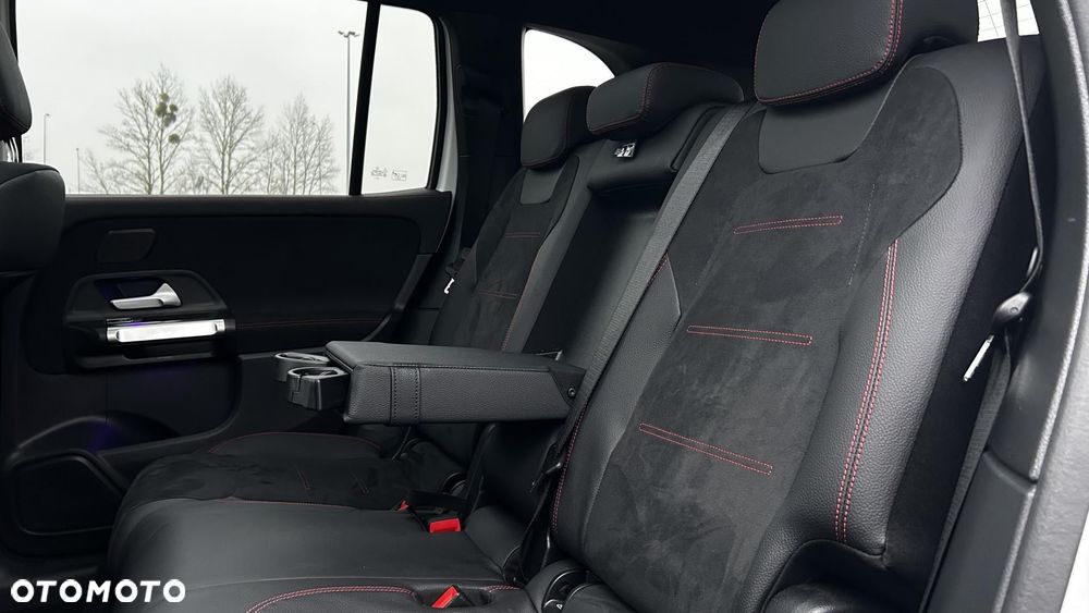 Mercedes-Benz GLB - 27