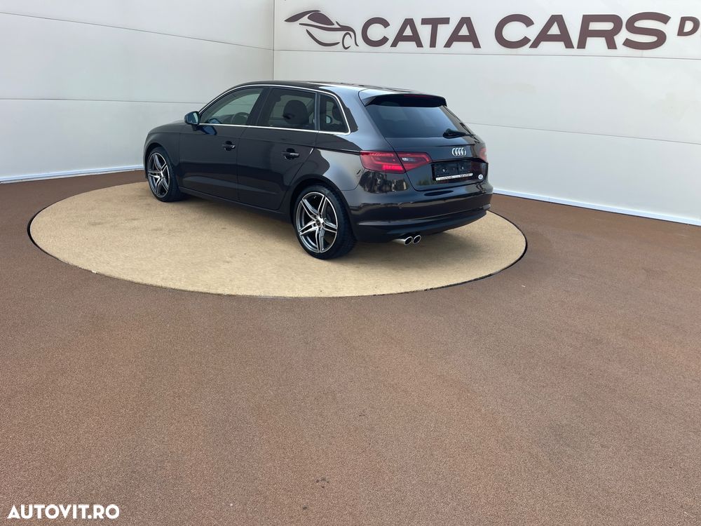 Audi A3 Sportback 2.0 TDI (clean diesel) quattro S tronic Ambiente - 10